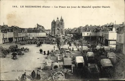 Le Neubourg (Eure) — A Praça em um Dia de Feira (Parte Oeste) — edição Loncle, Evreux