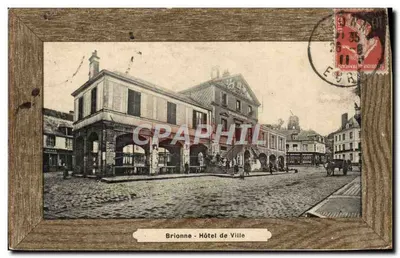 Brionne - Hotel de Ville — vista da praça com edifícios e passantes — Imp. Acord, Brionne
