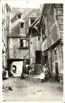 Vimoutiers (Orne) — A Cour da Espada — Edição Sénécault