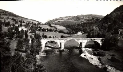 O Village e o Ponte de LANAUD — Produção H.T.L. 6, rua Pierre-Leroy, Limoges