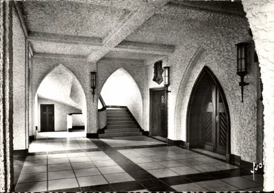 Instituto Saint-Dominique — Hall de Entrada — Edições de Arte YVON, Paris