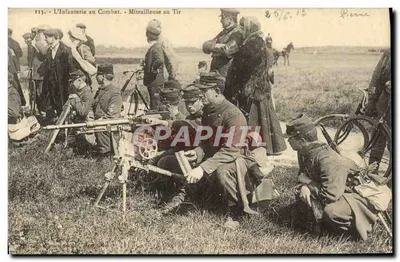 L'Infanterie au Combat — Mitraillouse au Tir — Pierre