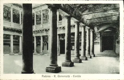 Padova - R. Università - Cortile — editor L. Ruzza, n° 88485
