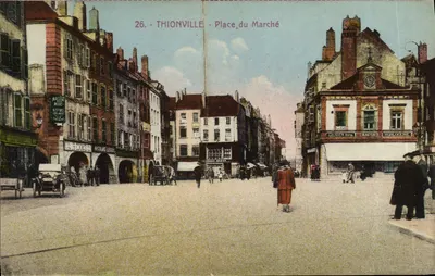 Bilhete postal antigo Thionville Place du Marché