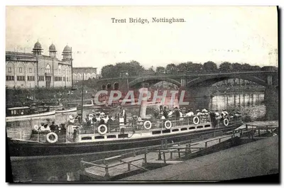 Trent Bridge, Nottingham — vista do ponte e de um barco no rio — editor Boots Cash Chemists 'Pelham' Series