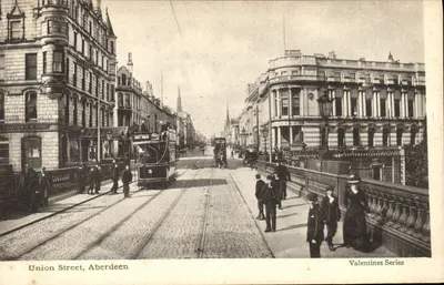 Union Street, Aberdeen — vista da rua com trem — Série Valentines, Tortimer & Son