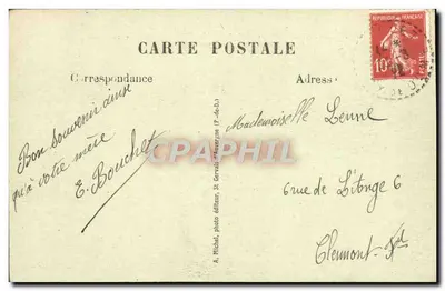 Saint-Priest-des-Champs (P.-de-D.) — Algemene uitzicht genomen vanaf de weg van St-Priest naar de Viaduct des Fades. — Achterkant
