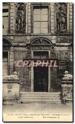 Hôtel Sully — Cour intérieure — construit par Ducerceau, Fontaines et Perroa — Rue St-Antoine, 62
