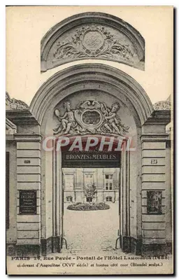 Paris 27, Rue Pavée - Portail do Hotel Lamoidon (1688) — anteriormente de Angoulême (século XVI) e frontão do lado da cour (escultura de Blondel)