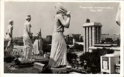 Wystawa Międzynarodowa w Paryżu 1937 — Ogólny widok Pablonu Włoskiego — H. CHIRAL, Boulogne-sur-Seine