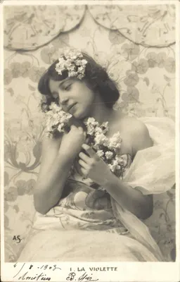 La Violette — Série 4/8-1903 — AS. (fotógrafo)