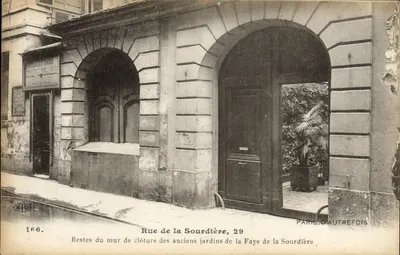 Rue de la Sourdière, 29 — Restos do muro de cerca dos antigos jardins de la Faye de la Sourdière — Paris d'autrefois, n° 166
