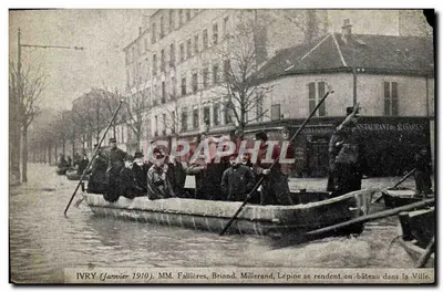 IVRY (Janeiro 1910) — MM. Fallières, Briand, Lépine se deslocam de barco pela Cidade — editor não identificado