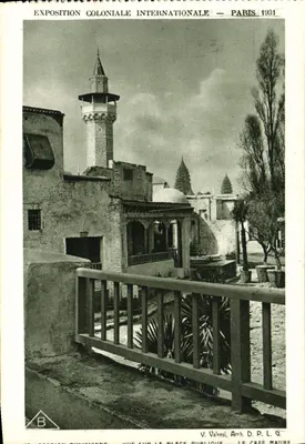 Exposição Colonial Internacional — Paris 1931 — Seção Tunisiana — Vista sobre a Praça Pública — O Café Maure