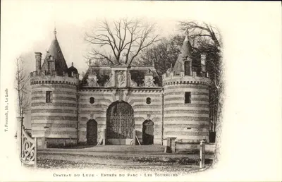 Castelo de Lude - Entrada do Parque - Les Tourellées — T. Foucault, lib. Le Lude