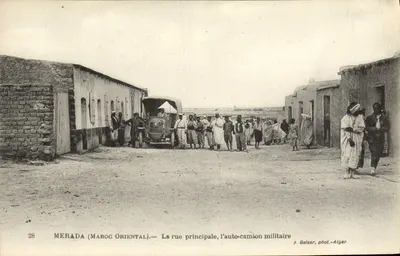 Merada (Marrocos Oriental) — A rua principal, o caminhão militar — J. Golser, fot. — Alger