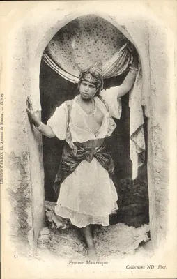 Donna Mauresca — ballerina in costume orientale — Librairie d'AMICO, 15, Avenue de France, TUNIS. Fot. ND. Collections ND. Fot.
