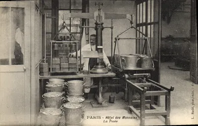 Paris - Hôtel des Monnaies - La Pesée — L. Baslé, phot.-édit.