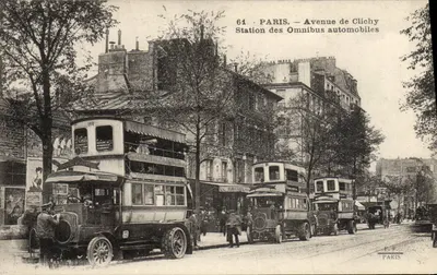 Paris — Avenue de Clichy — Station des Omnibus automobiles — P.F. PARIS