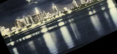 Miami, Flórida — skyline iluminado visto do MacArthur Causeway — editor Miami Post Card Co. n° 78934