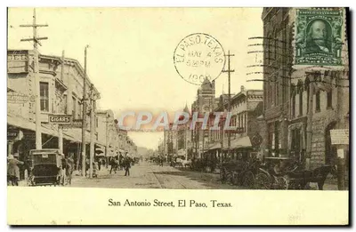 San Antonio Street, El Paso, Texas — vista de rua animada com veículos e edifícios — editor não visível