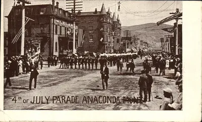 Parada do 4 de julho em Anaconda — editor desconhecido, número de série não visível