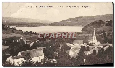 L'Auvergne — O Lago e a Vila de Aydat — G. D'O. - 1451