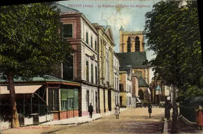 Troyes (Aube) - Le Théâtre et l'Église Ste-Madeleine — Ch. Cradolidie, phot-éditeur, Troyes