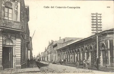 Calle del Comercio-Concepción — vista da rua com edifícios e bondinho — J. Gey, Carquín, n° 5762