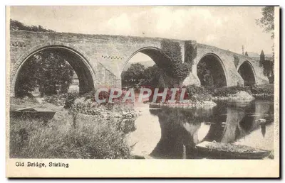 Ponte Velho, Stirling — vista do ponte de pedra sobre o rio — editor não visível