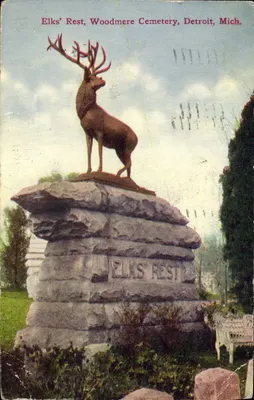 Statue de cerf — monument Elks' Rest au cimetière Woodmere, Détroit, Mich. — éditeur non visible, n° de série 236 B