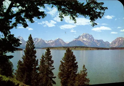 Teton Range refletido no Jackson Lake — Parque Nacional do Grand Teton, Jackson, Wyoming — editor Sanborn 3-Transmit Co., Denver, Colorado, número de série 54605-B