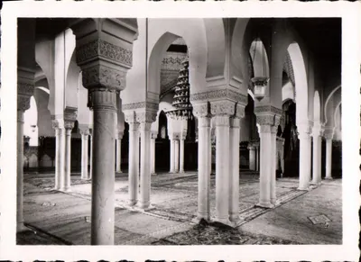 Mesquita de Paris — Sala das Orações