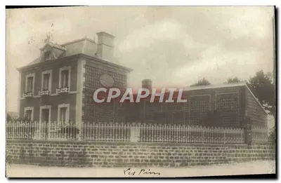 Casa com cerca de ferro forjado — Étrecy, Seine-Maritime