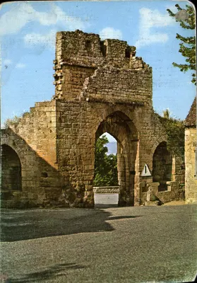Ruines d'un château — Dordogne — Éditions René M. (N°1048)