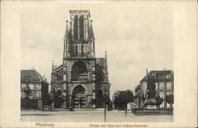 Bilhete postal antigo Pfalzburg Igreja com Post e Monumento Lobau
