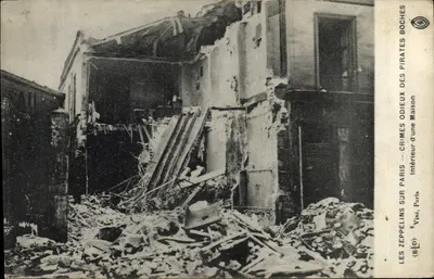Interior de uma Casa — Os Zeppelins sobre Paris — Crimes dos Piratas Boches — Visé, Paris