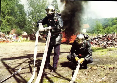 Os Bombeiros — Exercício de extinção, conexão dos mangotes e da mangonela — Impressora Navillat, Roubaix