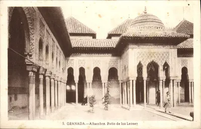 Granada — Alhambra. Pátio dos Leões — Editor L. Kolán, Barcelona