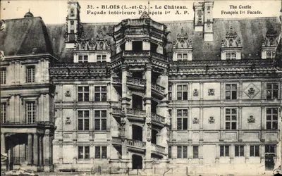 Blois (Loir-et-Cher) — O Castelo, Fachada Interna de Francisco I — A.P.