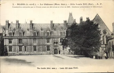 Blois (Loir-et-Cher) — O Castelo, Ala de Louis XII (Leste) — A. P.
