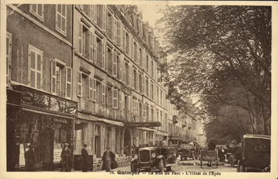 Quimper — A Rue du Parc — O Hotel da Espada — Coleção Villare Quimper