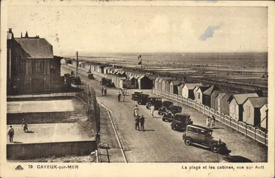 CAYEUX-sur-MER — A praia e as cabines, vista sobre Ault — Edição Galtès Modernes