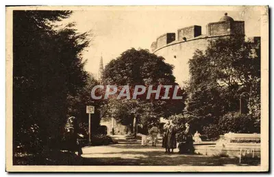 Bilhete postal antigo Saint Malo A torre geral e o jardim público