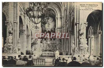 Interior da Basílica — O Coro e os Anjos do Trono — St-Anne-d'Auray