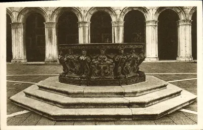 Vêneto — Veneza — Palácio Ducal — Pátio e poço