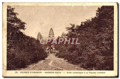 Ruínas de Angkor - Angkor-Vath — Avenida conduzindo à Facha Oriental — N°35