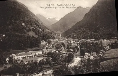 Cauterets — Vue générale prise du Mamelon vert — Édition photo Quinault, Toulouse