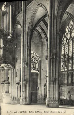 Rouen - Kościół św. Ouena - Kolumny przy wejściu do nawy