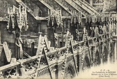 La Cathédrale de Rouen — Statues sur la Cour d'Albâne (Côté Nord) — C.V. - 81